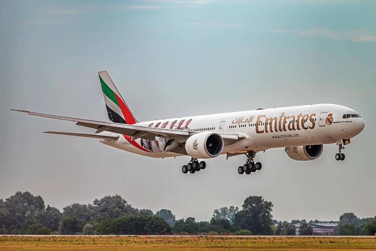 记者-皇马与阿联酋航空续约3年 每年入账7000万欧